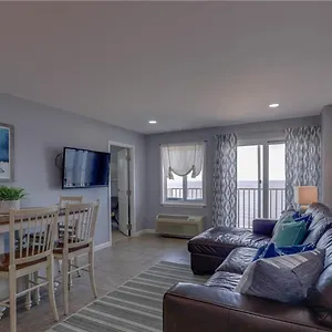 oceanfront-condo-with-indoor-pool.hotels-in-virginia-beach.com/